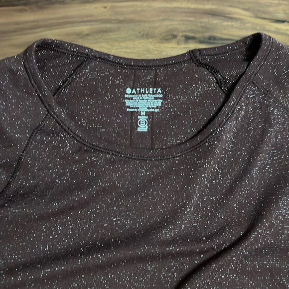 Athleta Speedlight Glow Top in Antique Burgundy - Size: Medium - Picture 3 of 4
